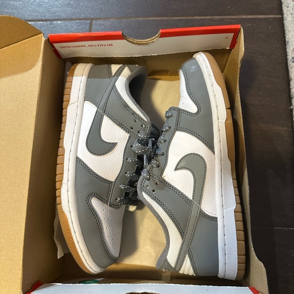 Nike Dunks - Picture 3 of 9